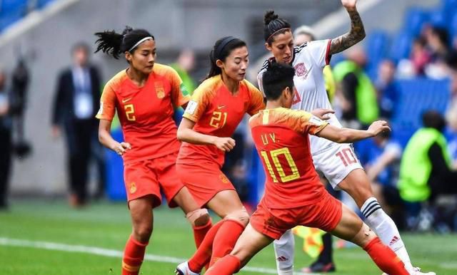 女王耳光视频长达19分钟