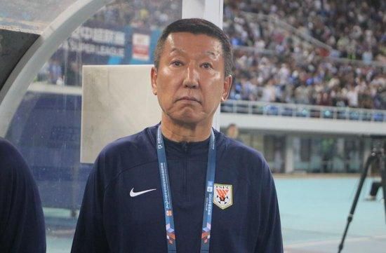 少妇装睡让我滑了进去
