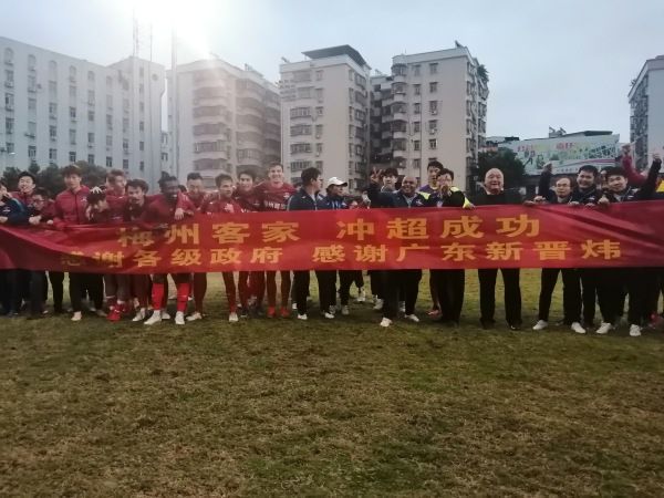 小妖精抬起臀嗯啊h车内男男视频